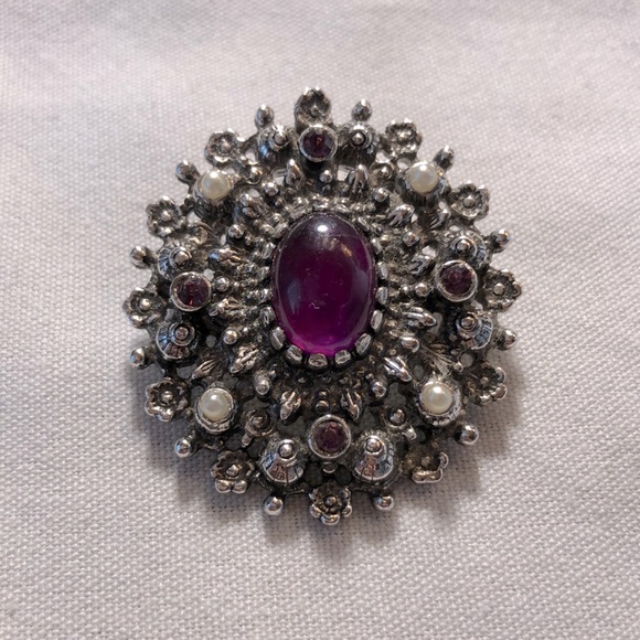 Vintage Brooch - Picture 1 of 2
